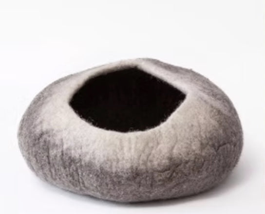 Cosy wool cat cave natural