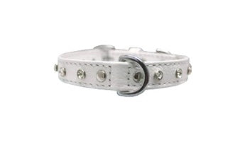 Shows the quality of the leather Relica Diamonds dog collar.