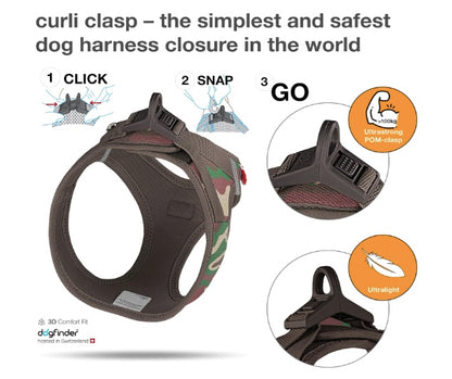 The Curli Vest Harness Clasp is so easy to put on.