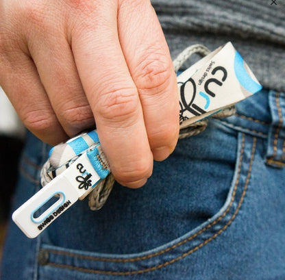 Simply fold up and place this leash in your pocket.