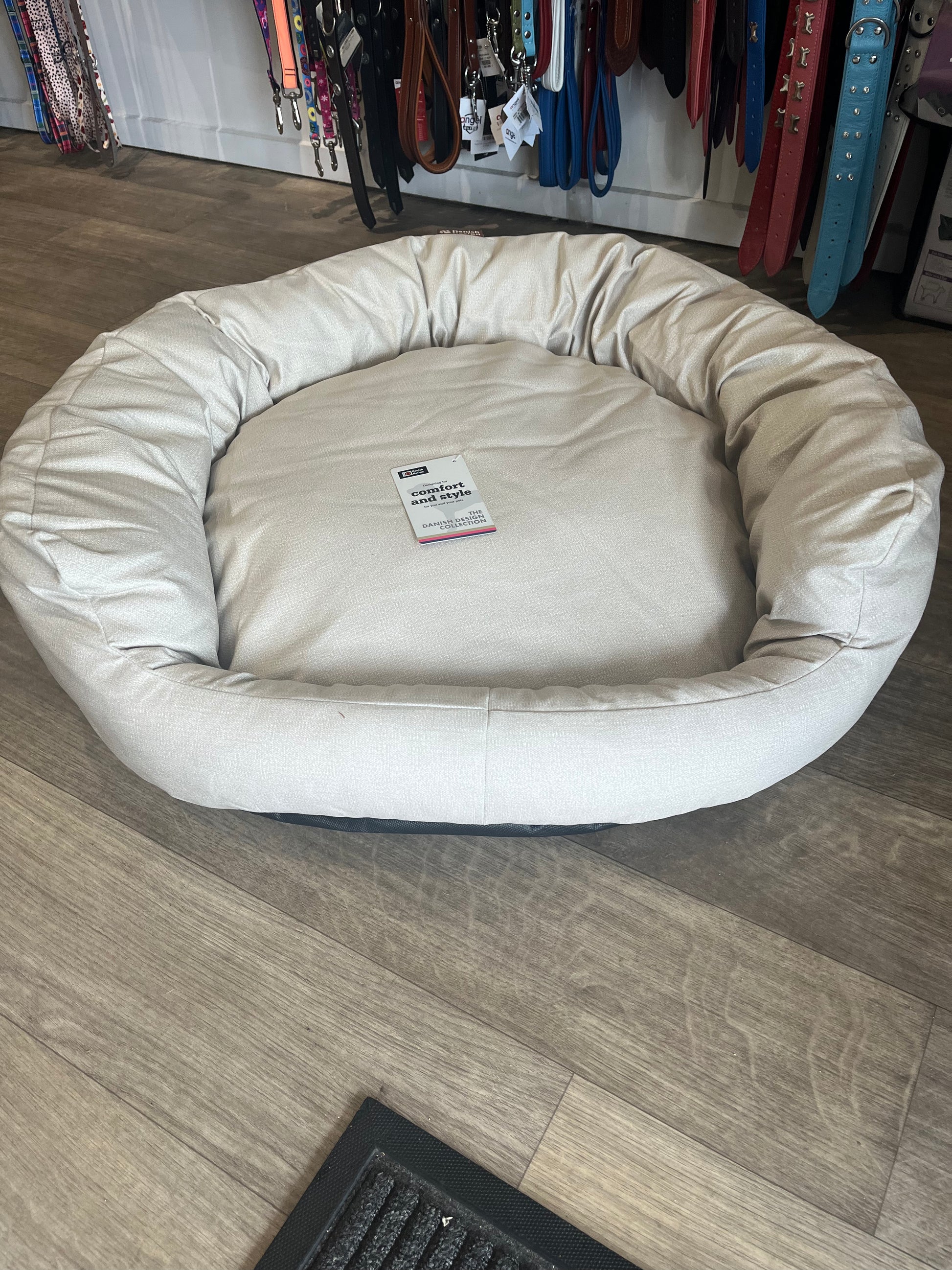 Donut dog bed NZ