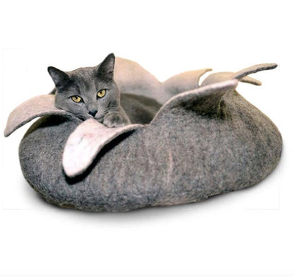 Perfect for cats, they just love the lanolin in the wool.