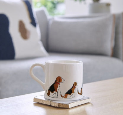 Mug with a Beagle dog on it.